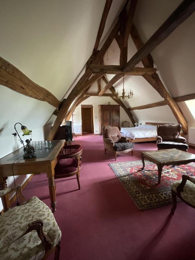 Chateau De La Berchere Nuits-Saint-Georges Bilik gambar