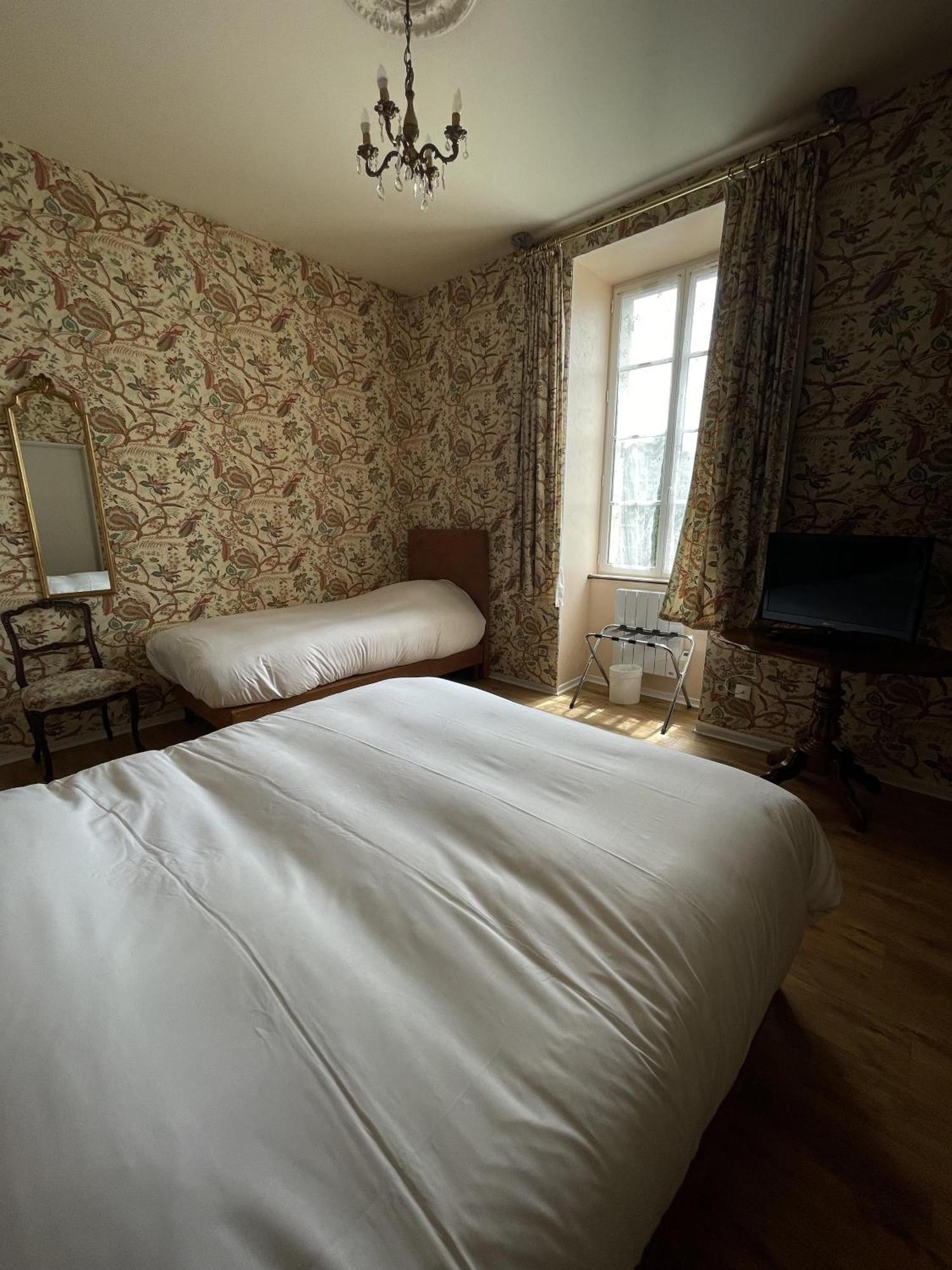 Chateau De La Berchere Nuits-Saint-Georges Bilik gambar